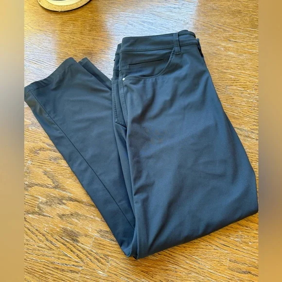 Men’s Lululemon ABC Classic Fit Pant Dark Grey 30” Waist - Picture 10 of 13